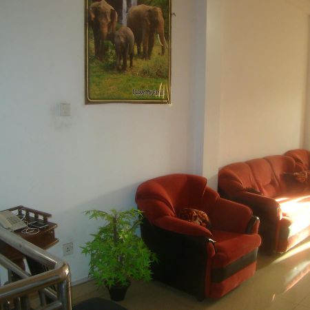 Down Town Hotel Ponnarankulama ภายนอก รูปภาพ