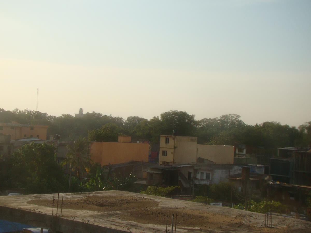 Down Town Hotel Ponnarankulama ภายนอก รูปภาพ